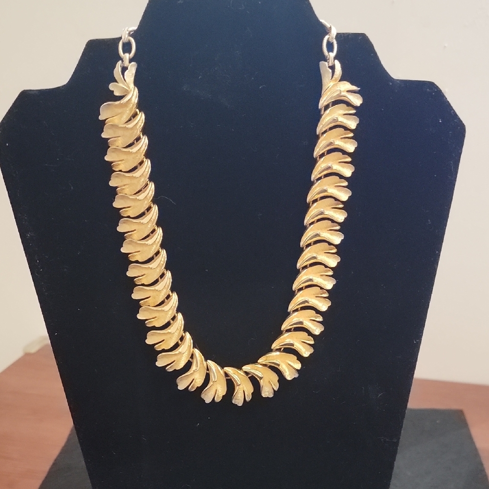 1950's Francois Brushed Gold Tone Triple Leaf Link Choker